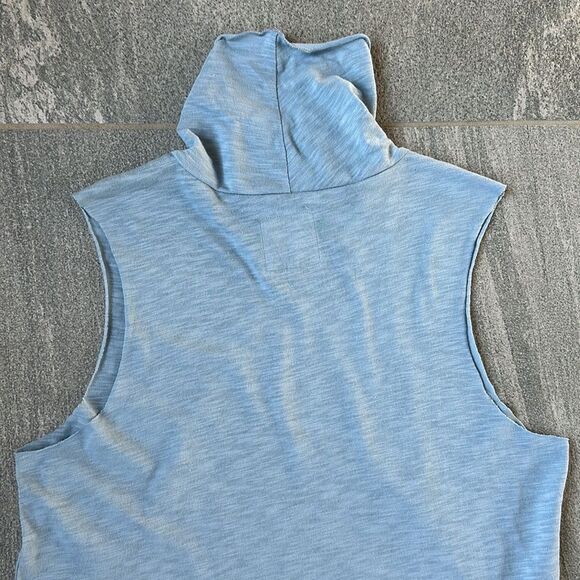 NWT Chaser Gauze Jersey Mock Neck Muscle Tank w/ Raw Edge Hem Light Blue Small - Picture 8 of 13